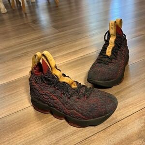 Nike Lebron XVII 17 GS Red Athletic Shoe Youth 5 Women 6.5